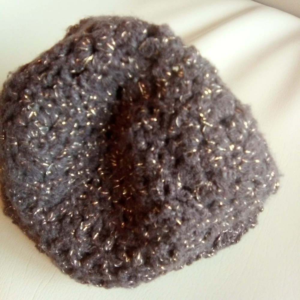 Old navy brown toddler girl's winter knit hat. Size 2T/3T